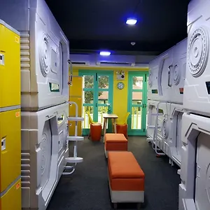 Galaxy Pods @ Chinatown Hotel a capsule